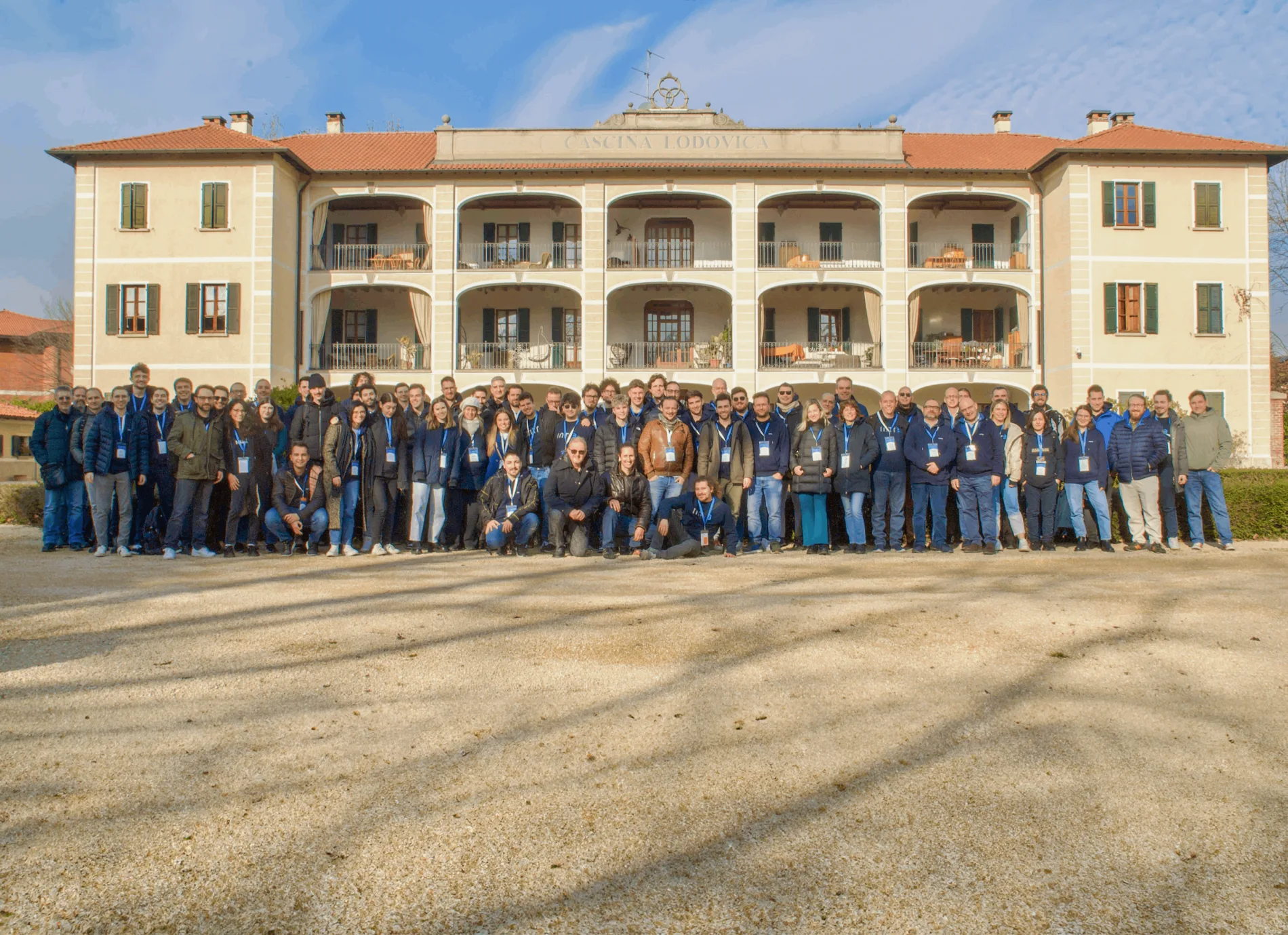 Foto di gruppo scattata all'Intré Camp del 30 gennaio 2024, alla cascina La Lodovica.