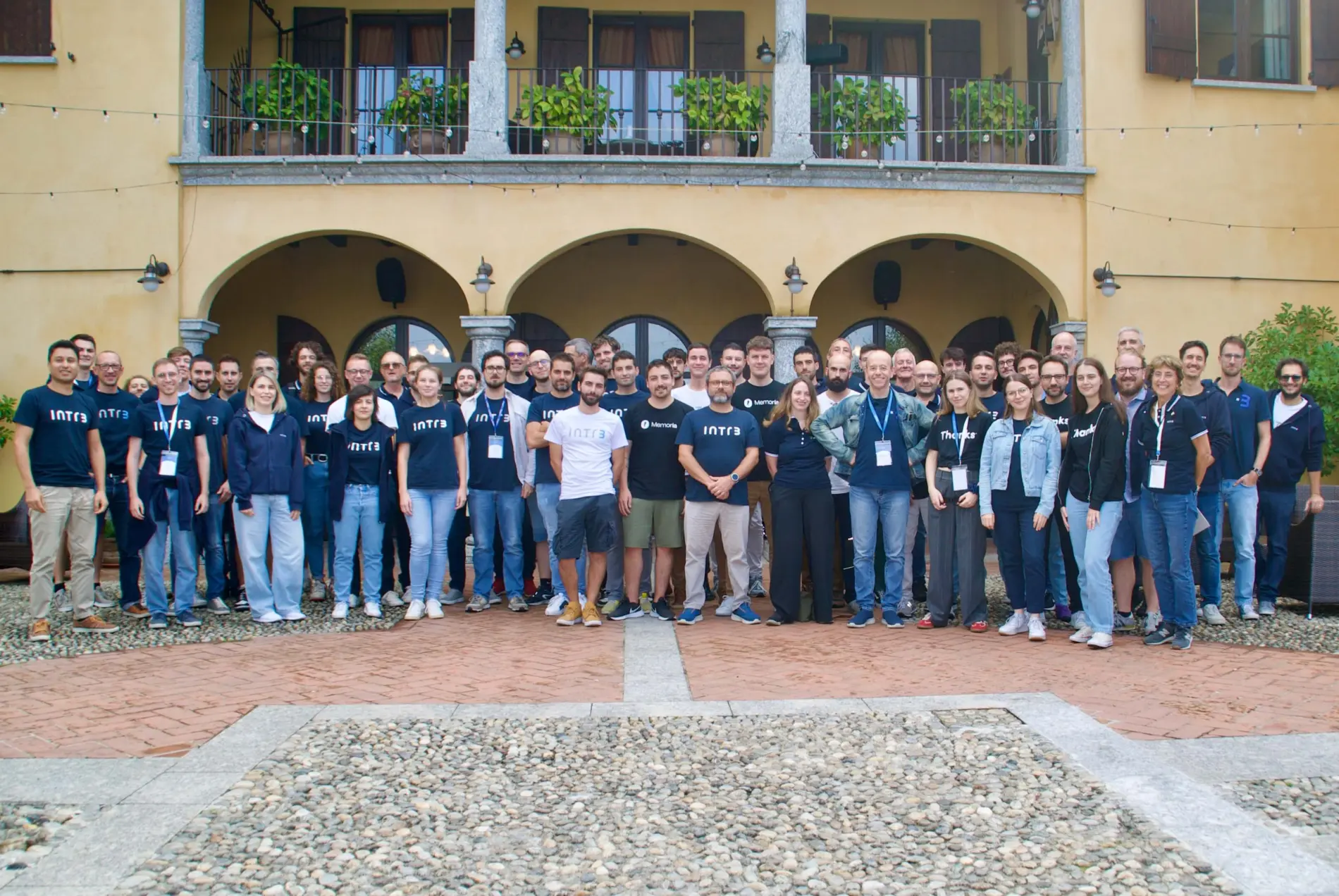 Foto di gruppo scattata all'Intré Camp del 22 settembre 2025