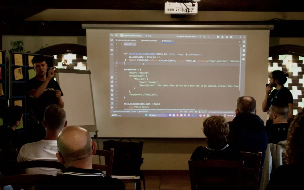 Foto di Andrea Caglio e Luca Pozzoli durante ala unconference dell'Intré Camp di settembre 2025